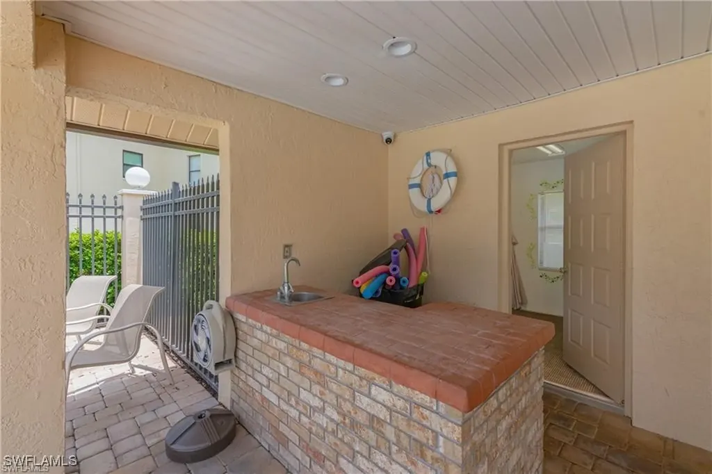 8474 Charter Club Circle Fort Myers FL 33919