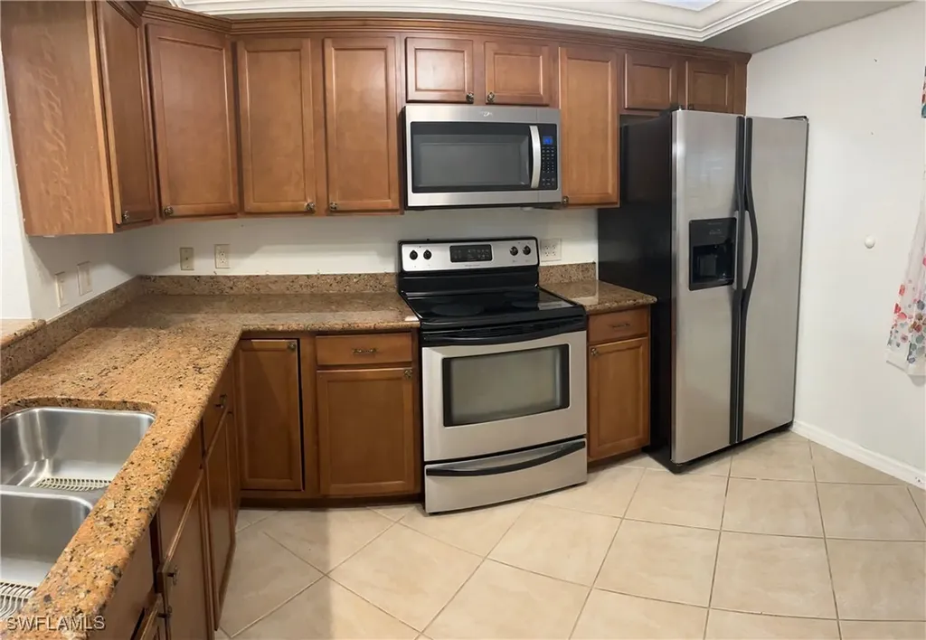8474 Charter Club Circle Fort Myers FL 33919