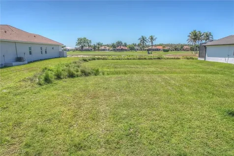18024 Greenwood Drive Naples FL 34114