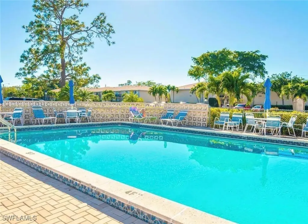 163 Palm Drive Naples FL 34112
