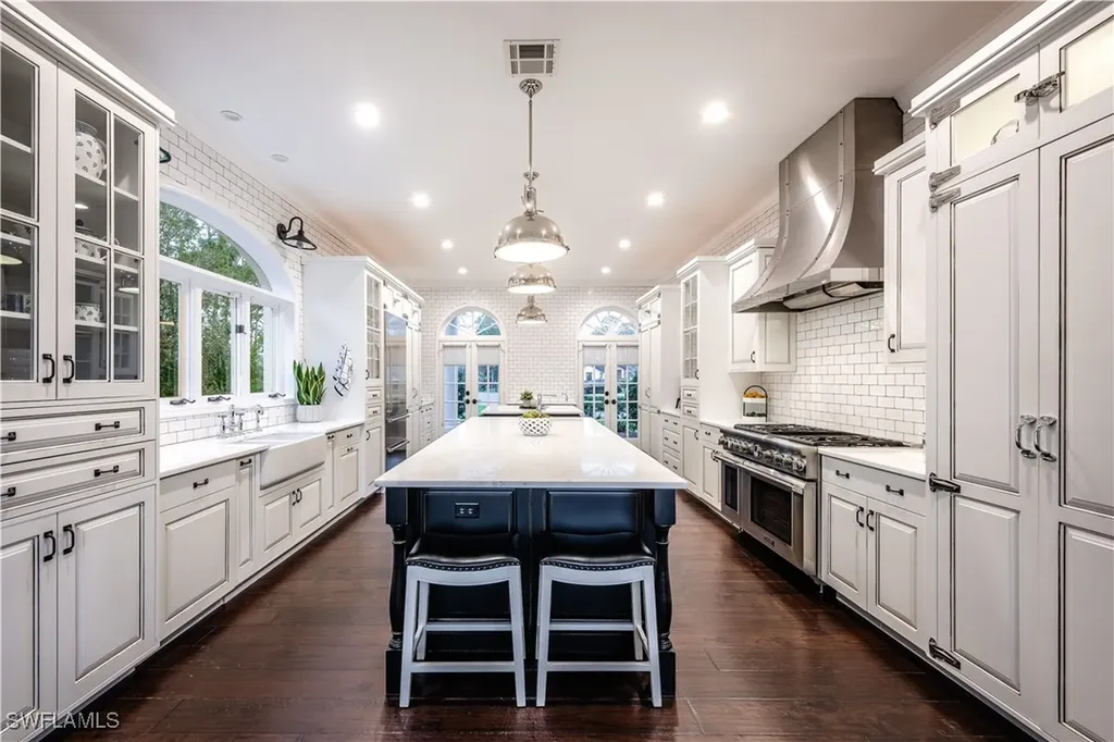 13189 Valewood Drive Naples FL 34119
