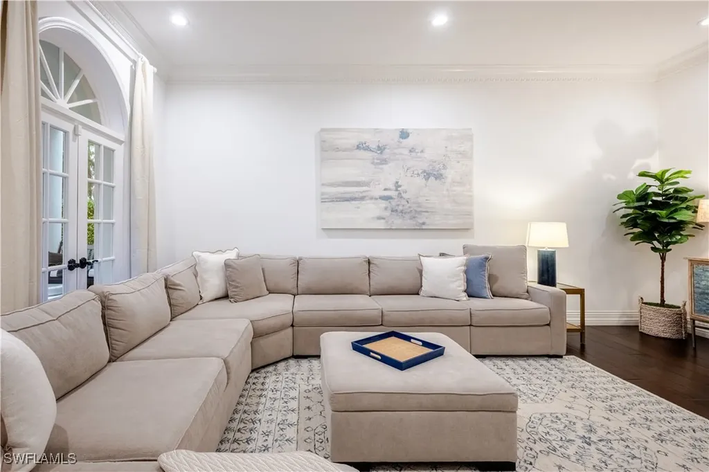 13189 Valewood Drive Naples FL 34119