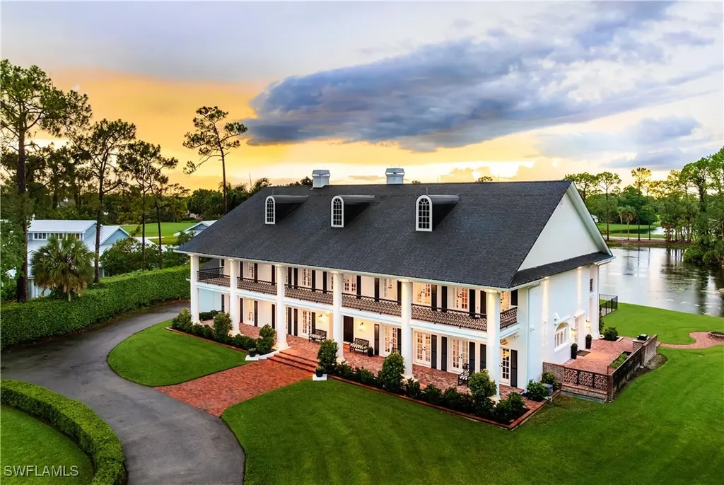 13189 Valewood Drive Naples FL 34119