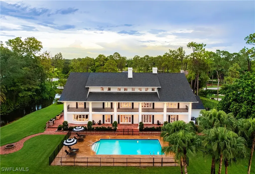 13189 Valewood Drive Naples FL 34119