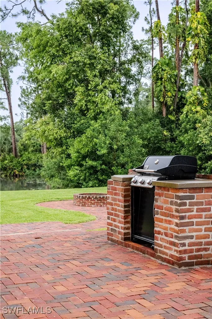 13189 Valewood Drive Naples FL 34119