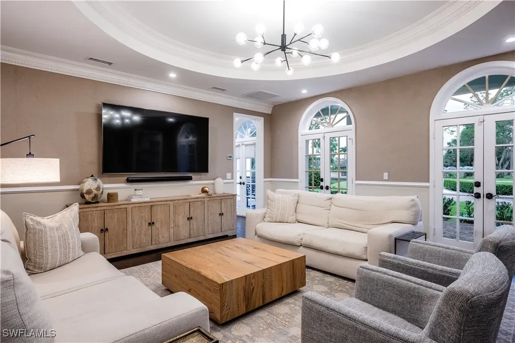 13189 Valewood Drive Naples FL 34119