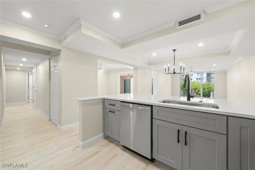 200 Periwinkle Way Sanibel FL 33957