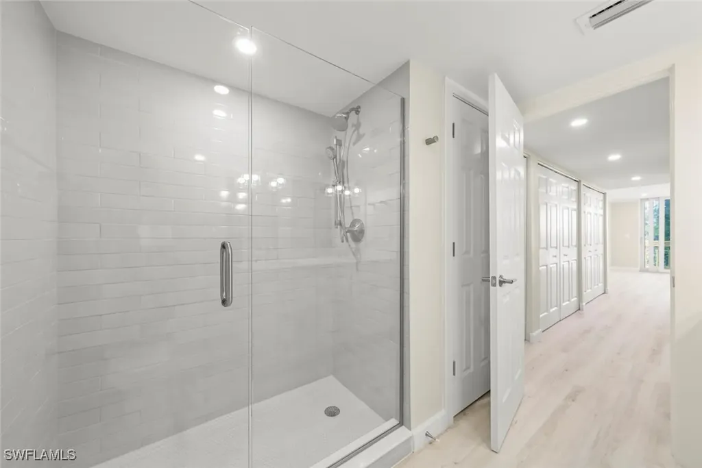 200 Periwinkle Way Sanibel FL 33957