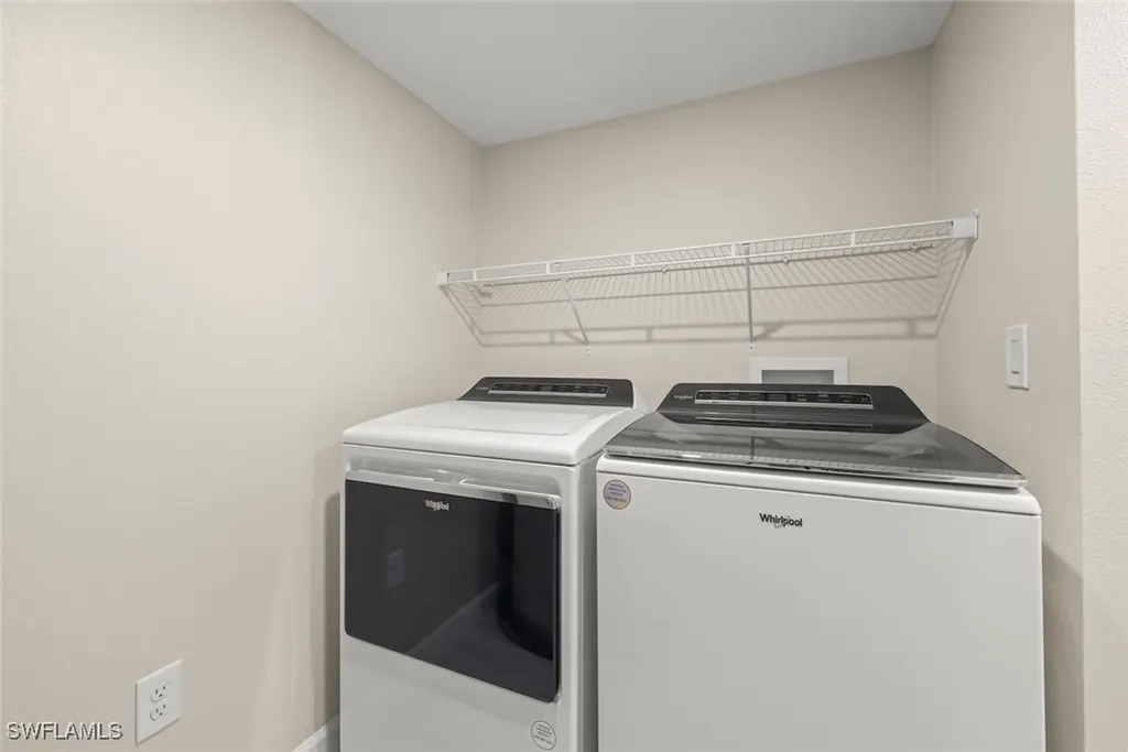 200 Periwinkle Way Sanibel FL 33957