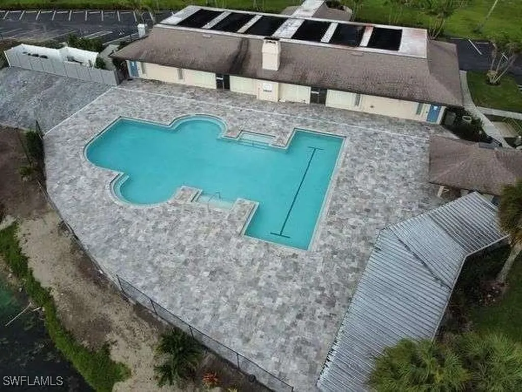 537 Charlemagne Boulevard Naples FL 34112