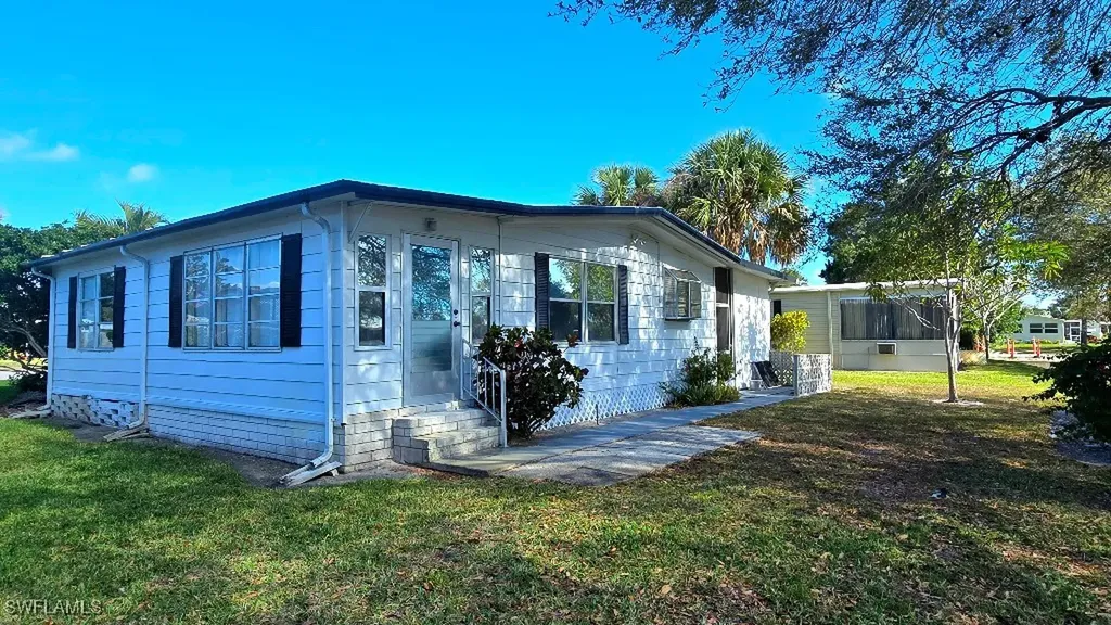 537 Charlemagne Boulevard Naples FL 34112