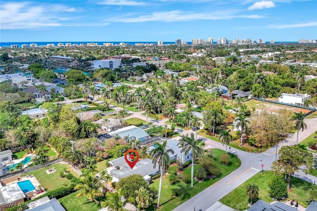 Naples FL, 2261 11TH Street N