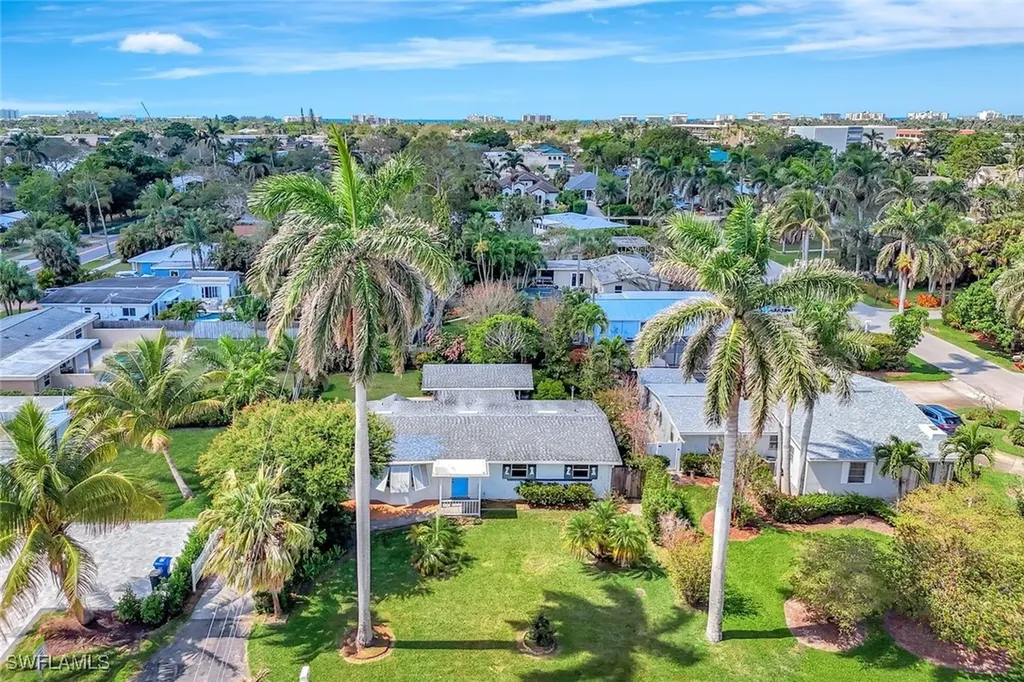 2261 11th Street N Naples FL 34103