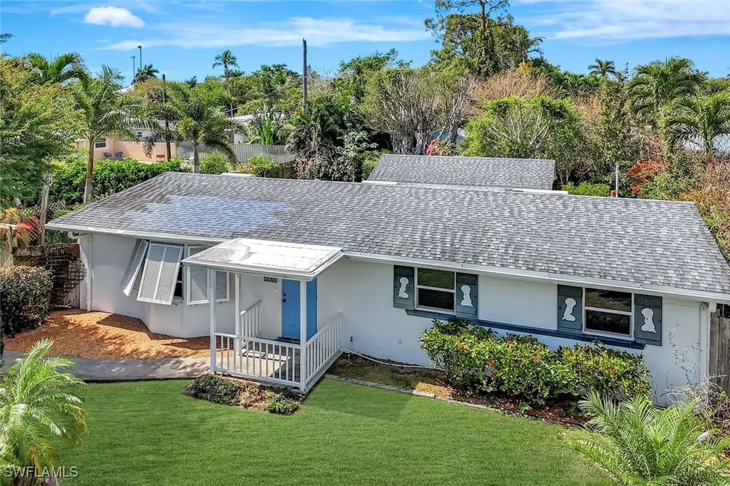 2261 11th Street N Naples FL 34103