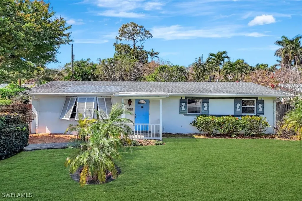 2261 11th Street N Naples FL 34103