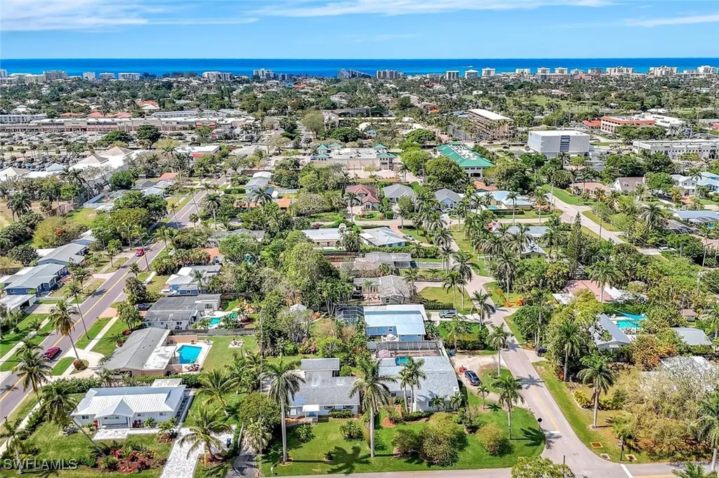 2261 11th Street N Naples FL 34103