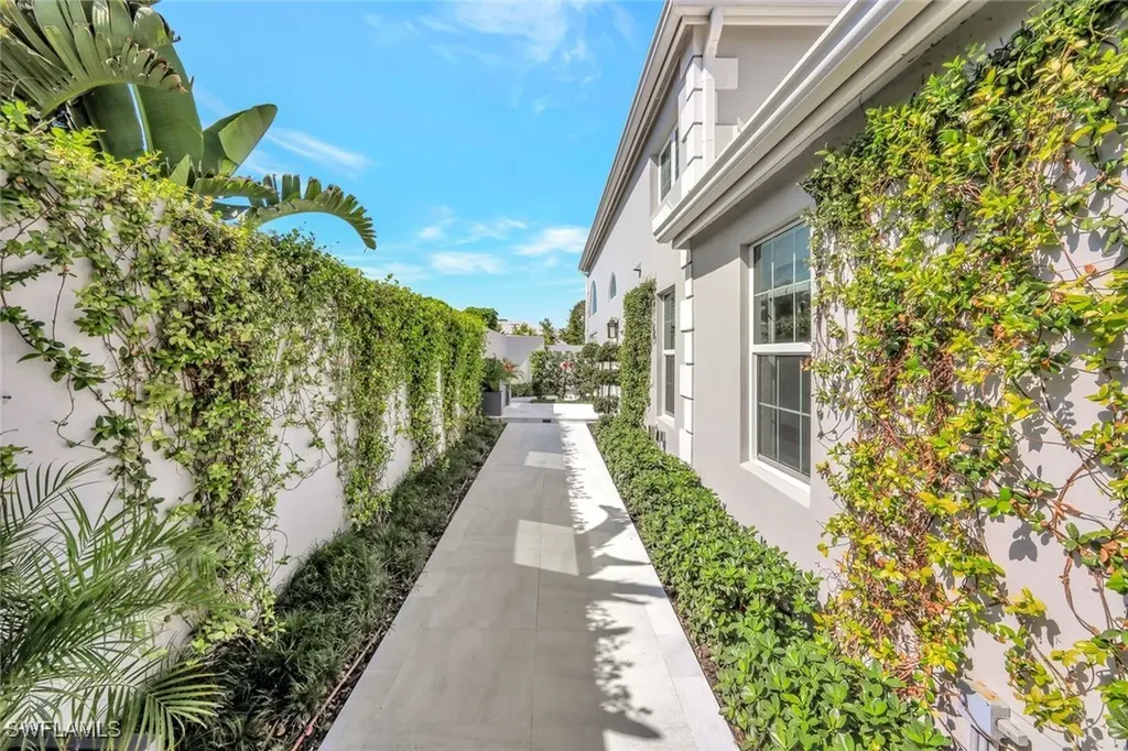 7063 Villa Lantana Way Naples FL 34108