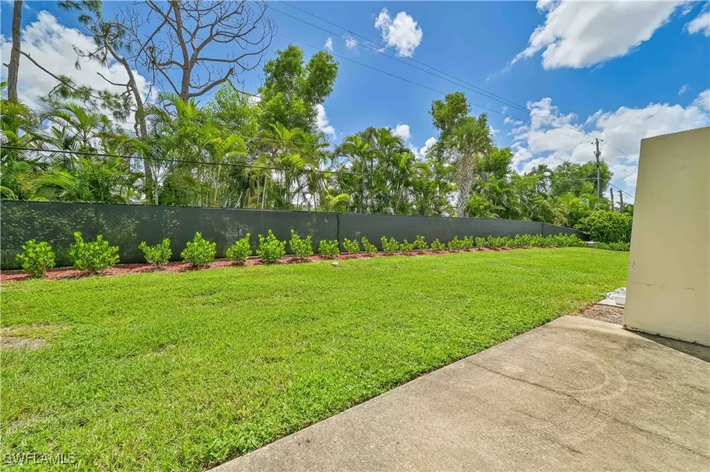 91 Pioneer Court Fort Myers FL 33919