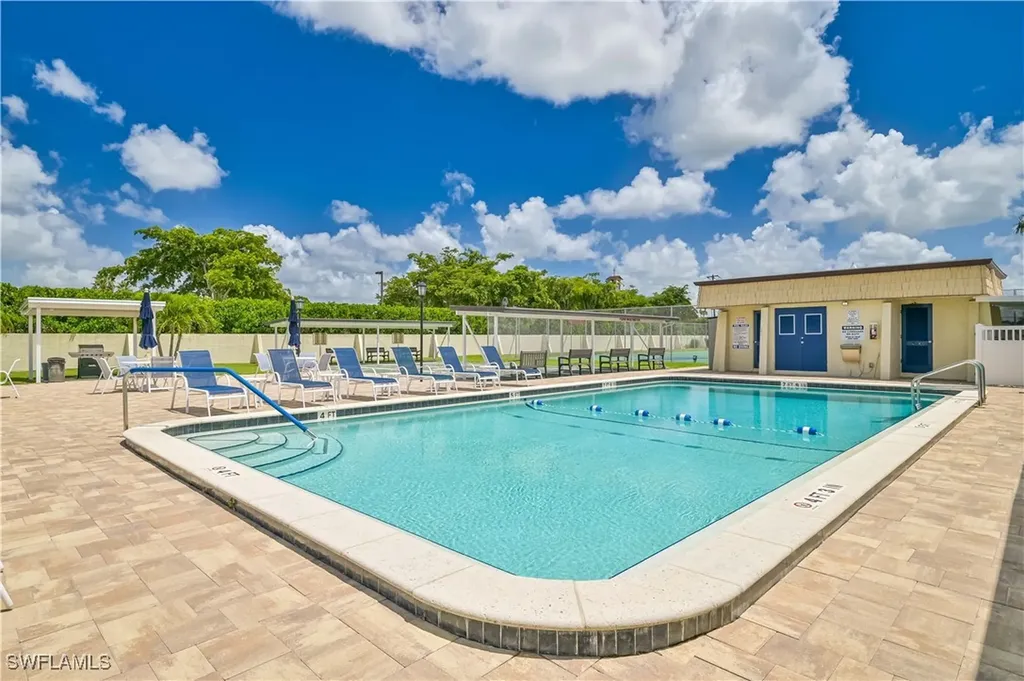 91 Pioneer Court Fort Myers FL 33919