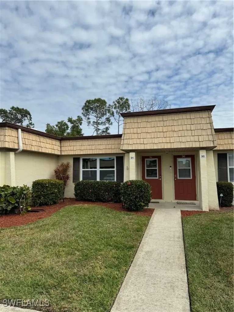 91 Pioneer Court Fort Myers FL 33919