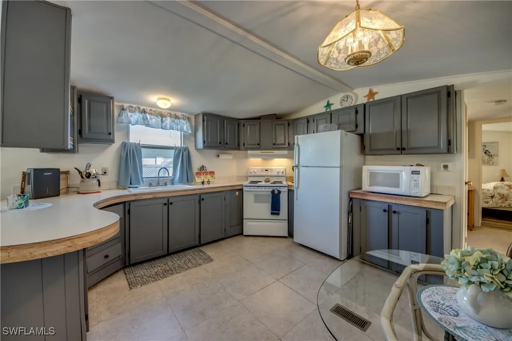 7126 Ladyfish Drive St. James City FL 33956