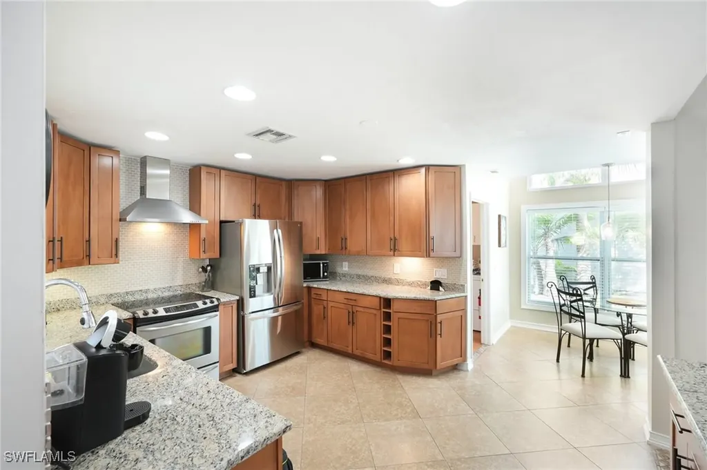 518 Cormorant Cove Naples FL 34113