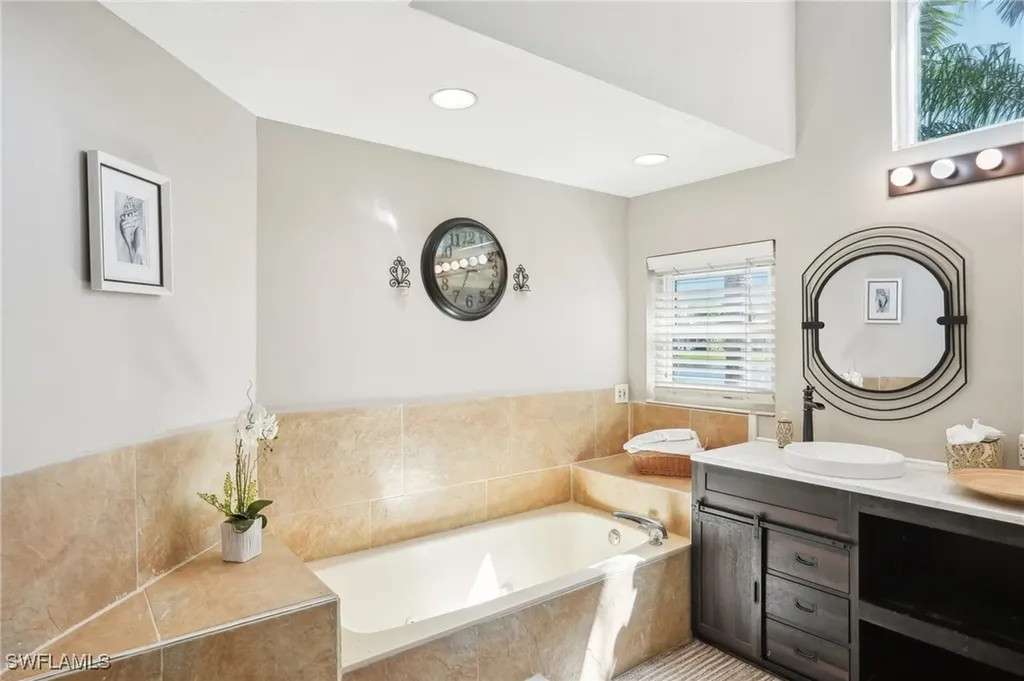 518 Cormorant Cove Naples FL 34113