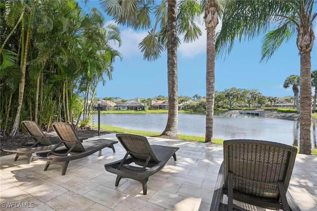 518 Cormorant Cove Naples FL 34113