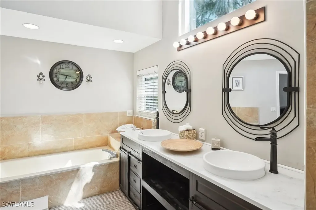 518 Cormorant Cove Naples FL 34113