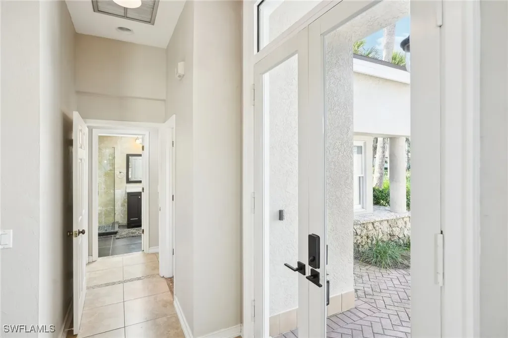 518 Cormorant Cove Naples FL 34113