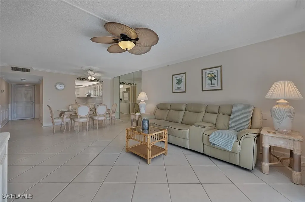 Naples FL, 4372 27TH Court SW, Unit 2-103