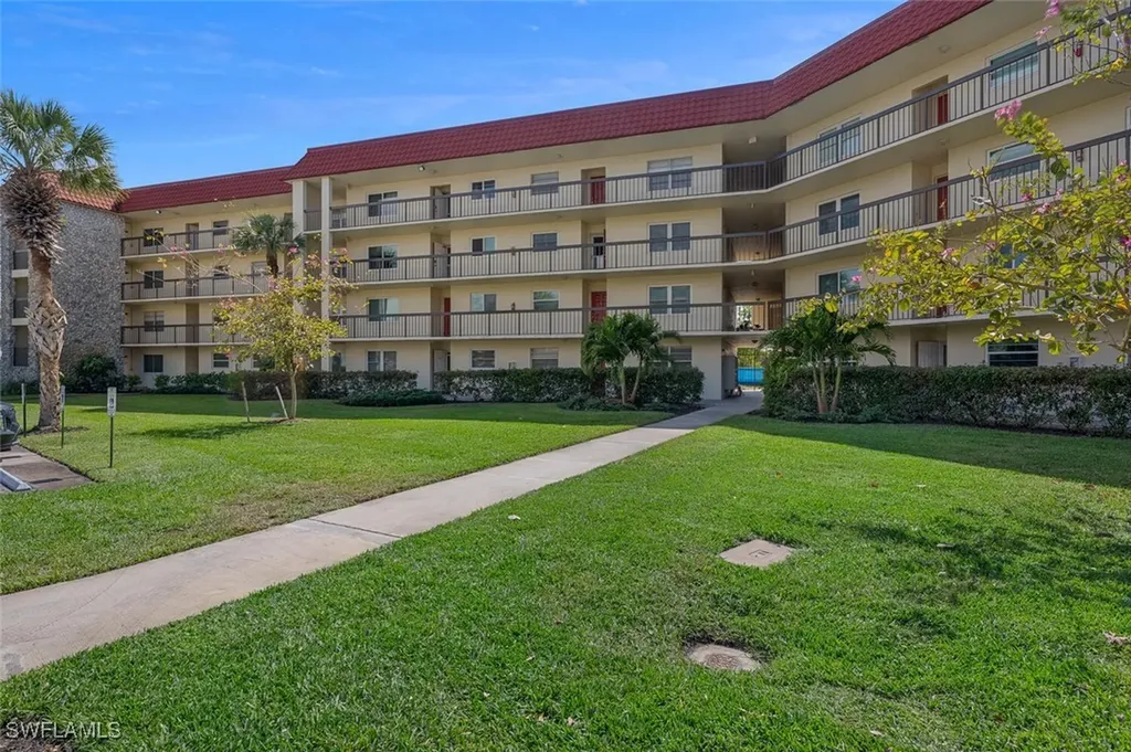 4372 27th Court SW Naples FL 34116