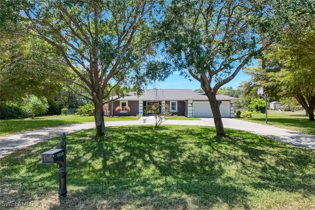 1930 Curling Avenue Naples FL 34109