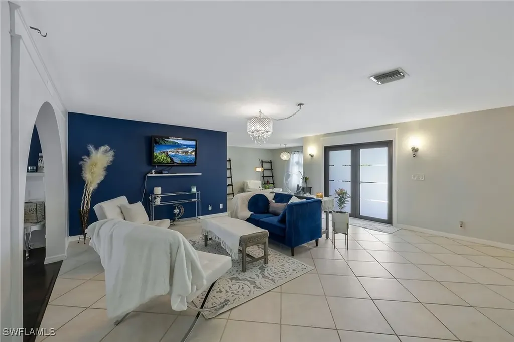 1930 Curling Avenue Naples FL 34109
