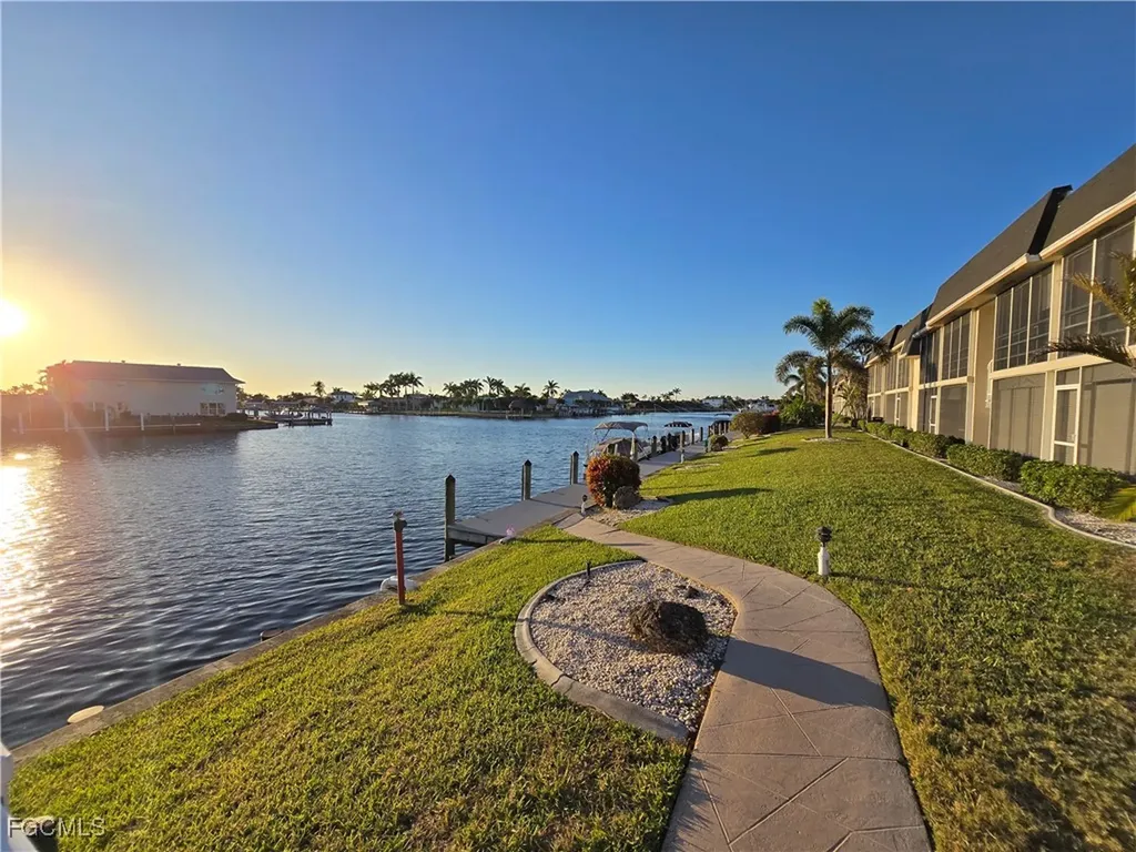 4012 SE 19th Avenue Cape Coral FL 33904