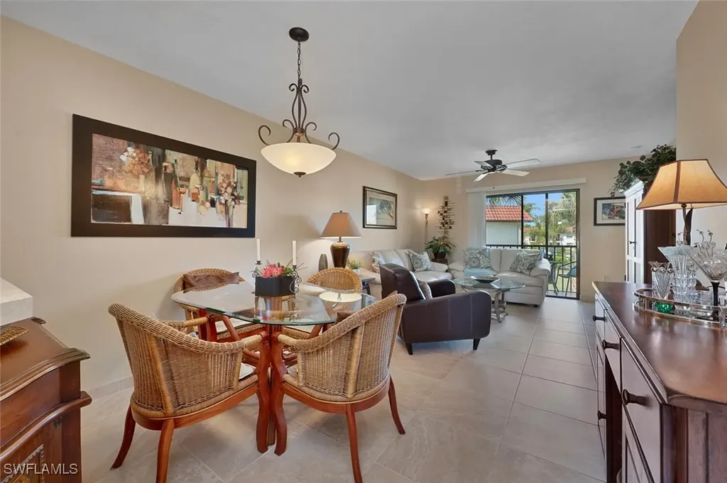 Naples FL, 4263 27TH Court SW, Unit 202