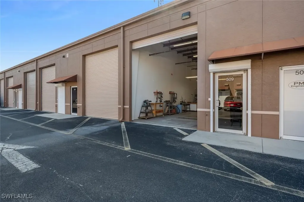 Naples FL, 4720 Enterprise Avenue, Unit 509