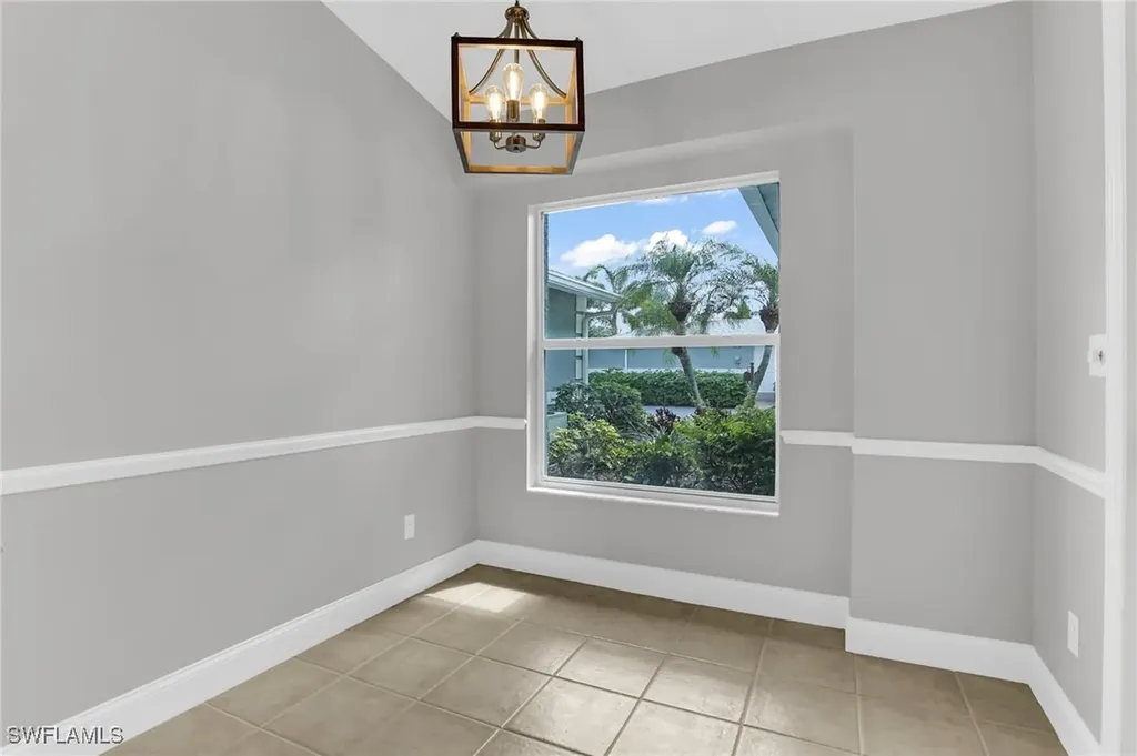 1660 Royal Circle Naples FL 34112