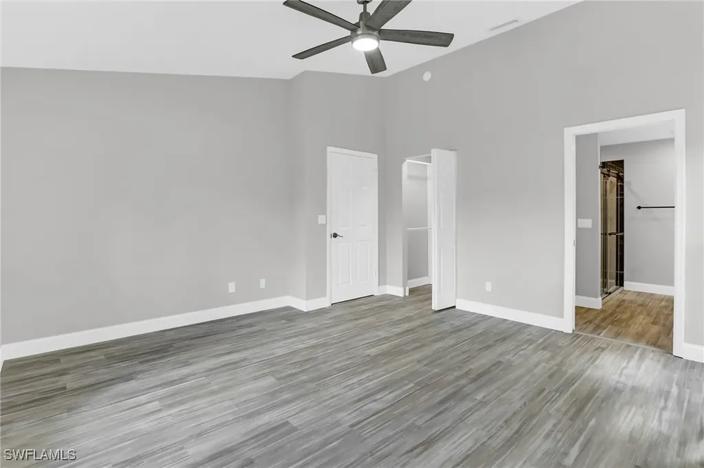 1660 Royal Circle Naples FL 34112