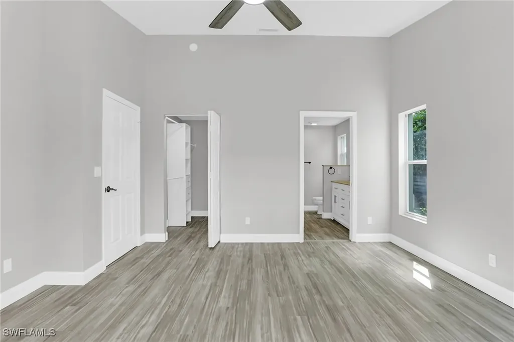 1660 Royal Circle Naples FL 34112