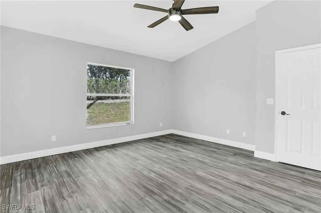 1660 Royal Circle Naples FL 34112