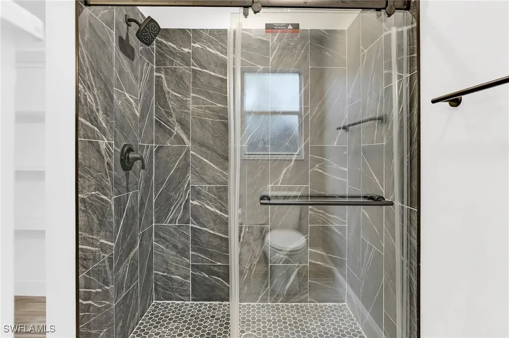 1660 Royal Circle Naples FL 34112