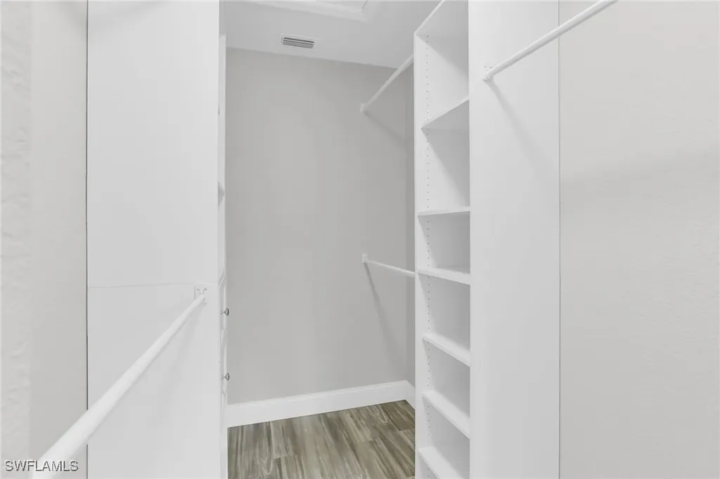 1660 Royal Circle Naples FL 34112