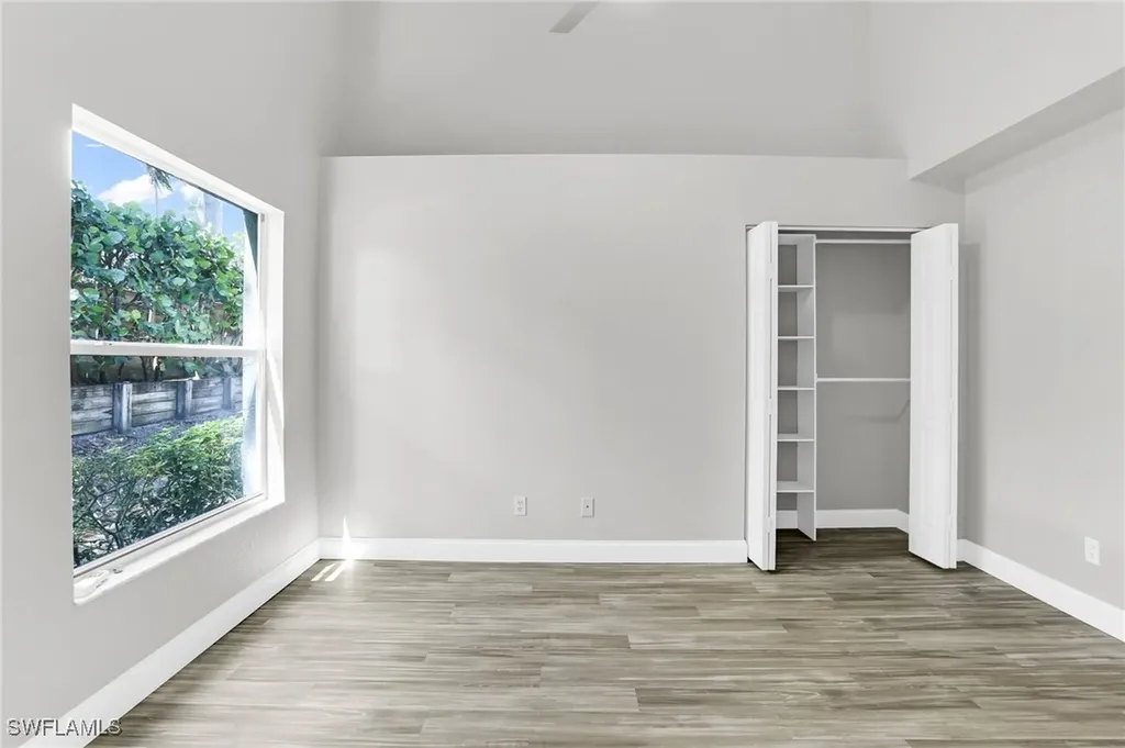 1660 Royal Circle Naples FL 34112