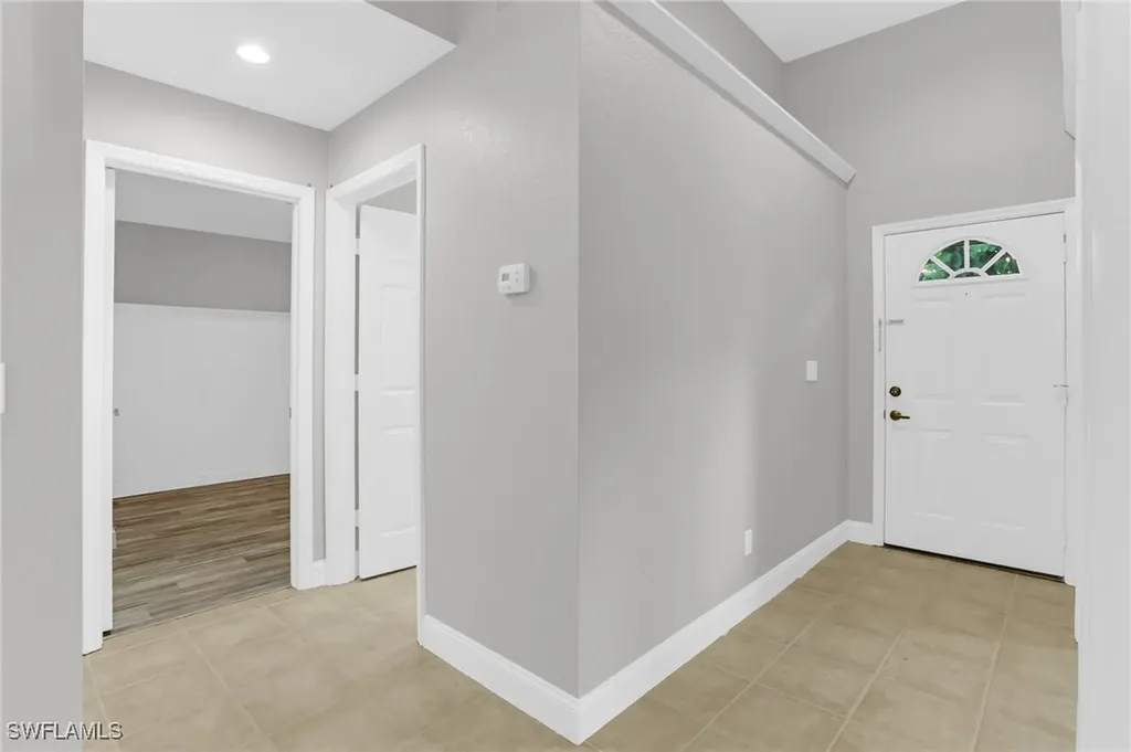 1660 Royal Circle Naples FL 34112
