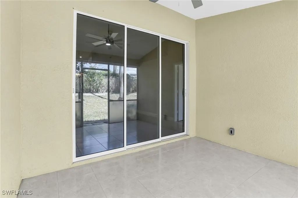 1660 Royal Circle Naples FL 34112