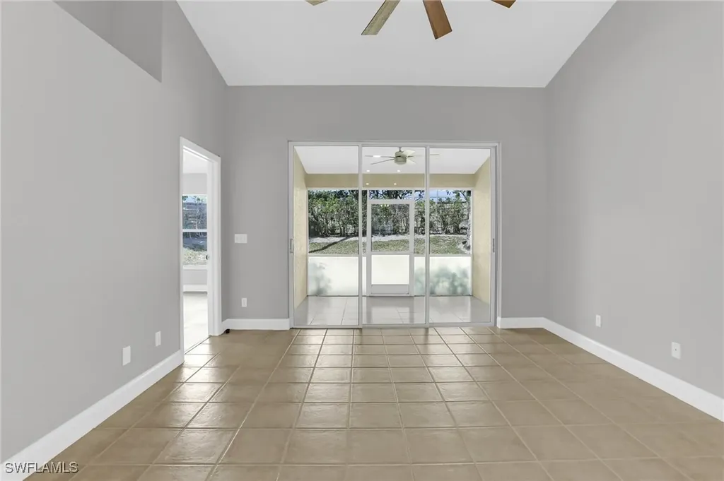 1660 Royal Circle Naples FL 34112