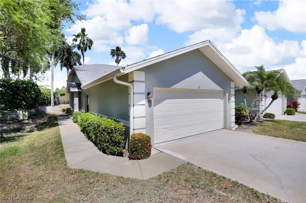 1660 Royal Circle Naples FL 34112