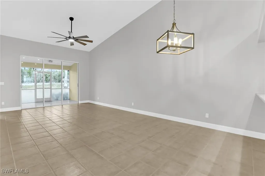 1660 Royal Circle Naples FL 34112