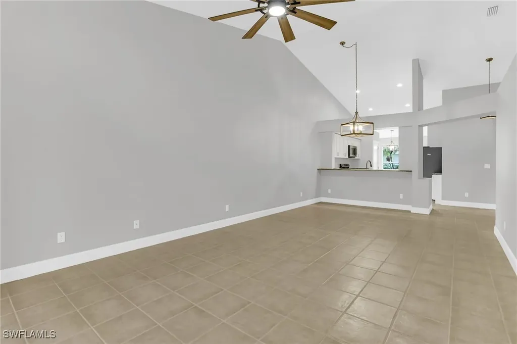 1660 Royal Circle Naples FL 34112